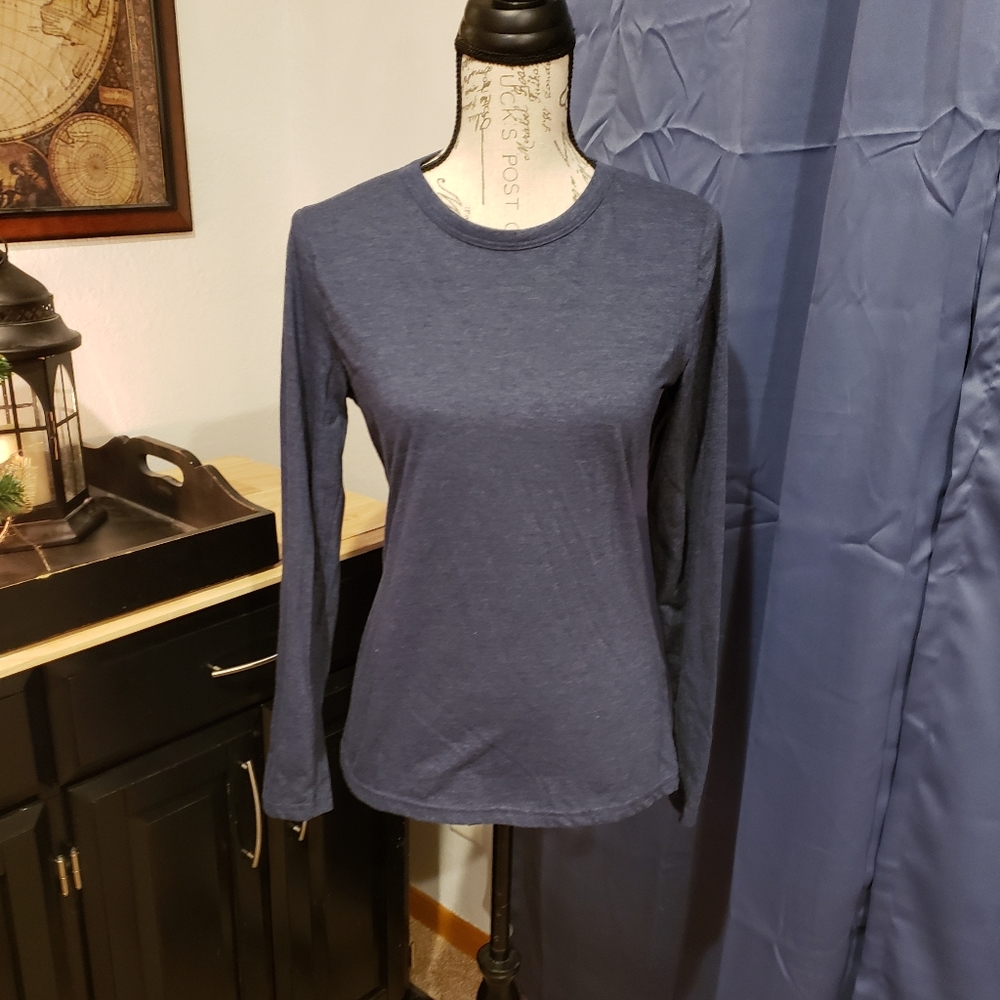 Navy blue heathered shirt